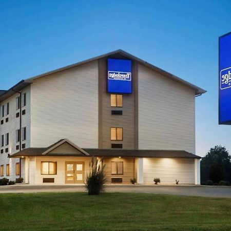 Travelodge By Wyndham Livonia Bagian luar foto