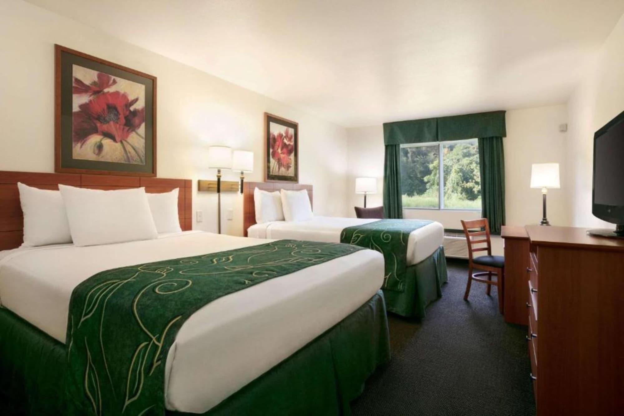 Travelodge By Wyndham Livonia Bagian luar foto