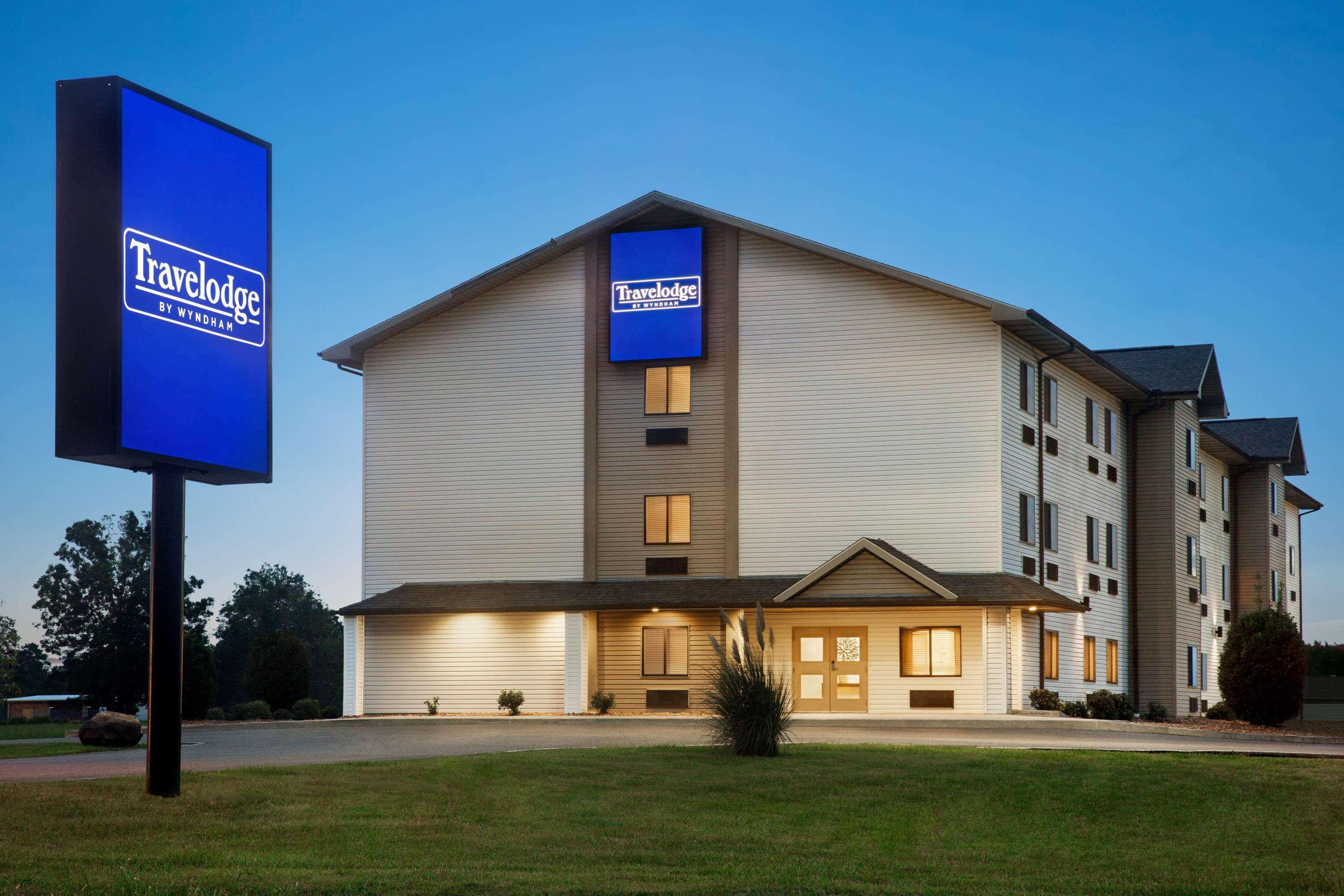 Travelodge By Wyndham Livonia Bagian luar foto